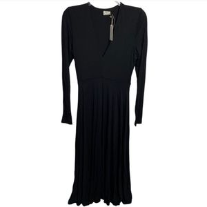 NWT Wilfred Size Medium Cyra Black Noir Long Sleeve Midi Dress